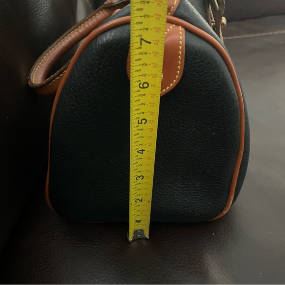 Vintage Dooney & Bourke Black and Tan Satchel - Picture 15 of 16